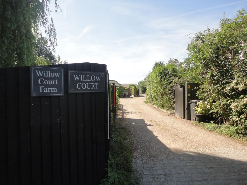 Willow Court Farm Studio West & Petting Farm, 8 Mins To Legoland & Windsor, 15 Mins To Lapland Uk Villa Ngoại thất bức ảnh