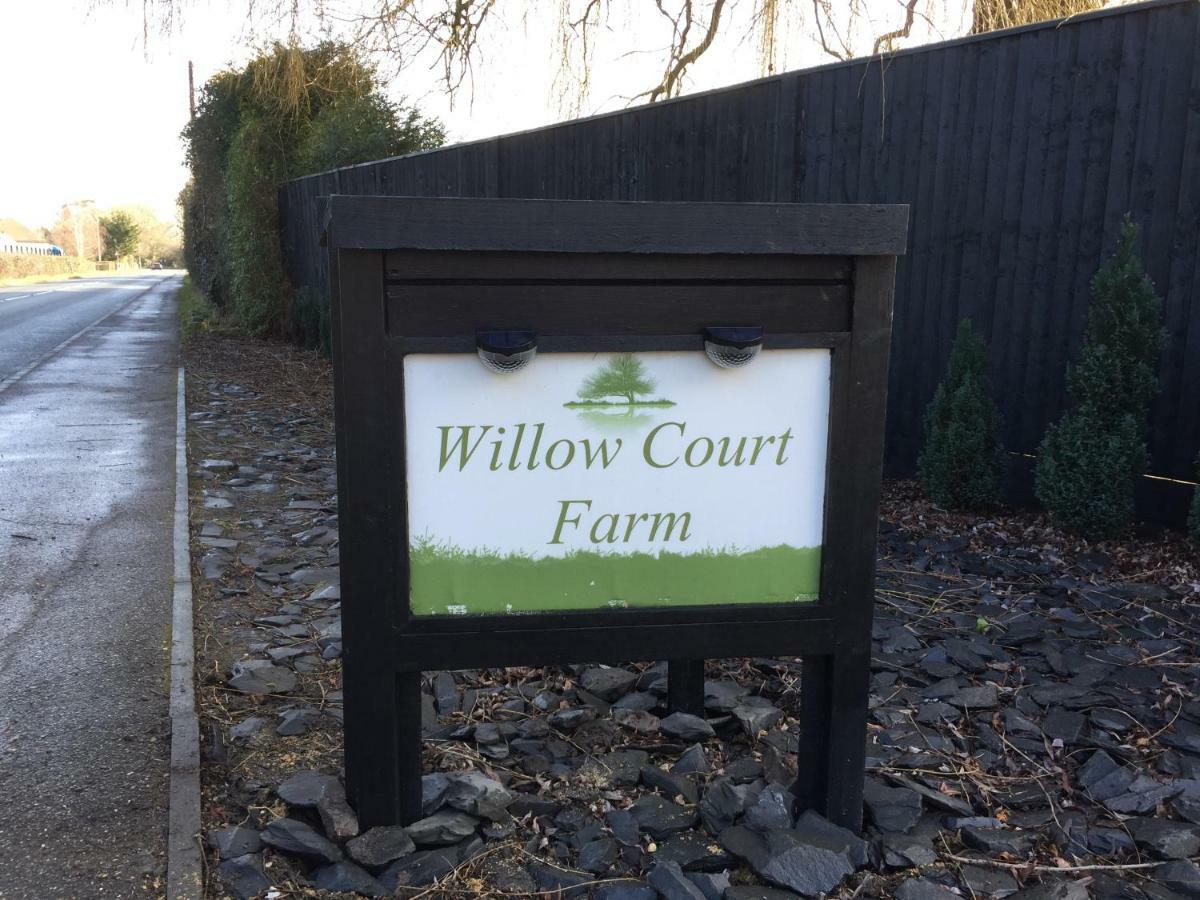 Willow Court Farm Studio West & Petting Farm, 8 Mins To Legoland & Windsor, 15 Mins To Lapland Uk Villa Ngoại thất bức ảnh